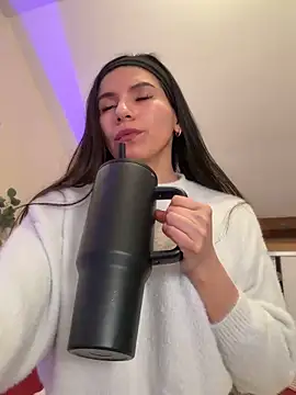 LalieFR online show from April 15, 2026, 8:53 pm