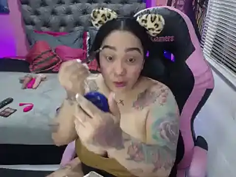 JEENEVIEVE online show from March 11, 2025, 6:19 pm