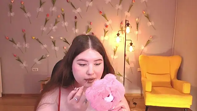 NicoleFoxery online show from May 6, 2026, 4:27 am