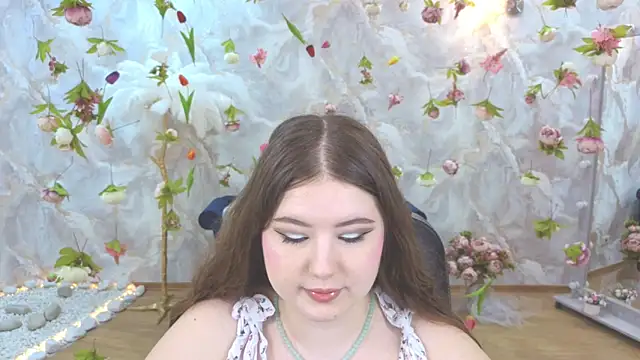 NicoleFoxery online show from May 13, 2026, 3:24 am