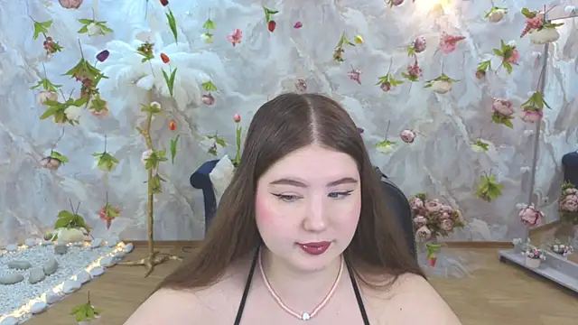 NicoleFoxery online show from May 7, 2026, 3:22 am