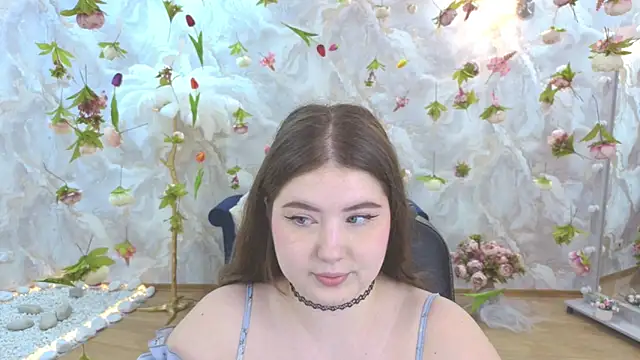 NicoleFoxery online show from May 17, 2026, 6:19 pm