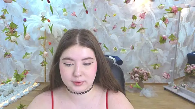 NicoleFoxery online show from May 18, 2026, 6:23 pm