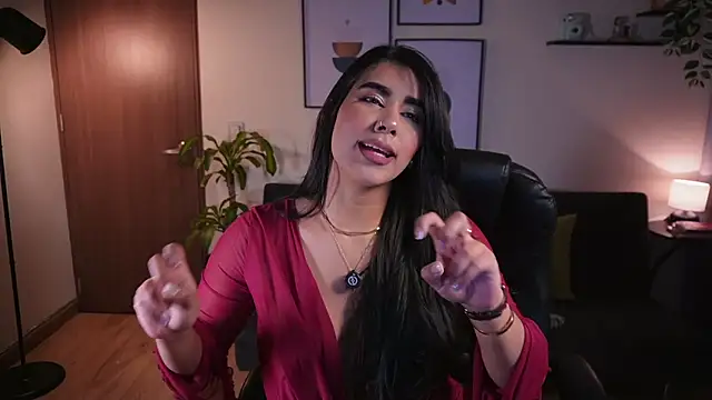 Isabella dior online show from April 3, 2026, 7:42 pm