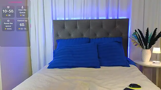 Ariana Petite online show from October 31, 2025, 12:18 am