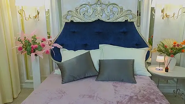 Snapshot of Ariana_Petite chatting on May 27, 2026, 11:23 pm Ariana Petite online show from May 27, 2026, 11:23 pm
