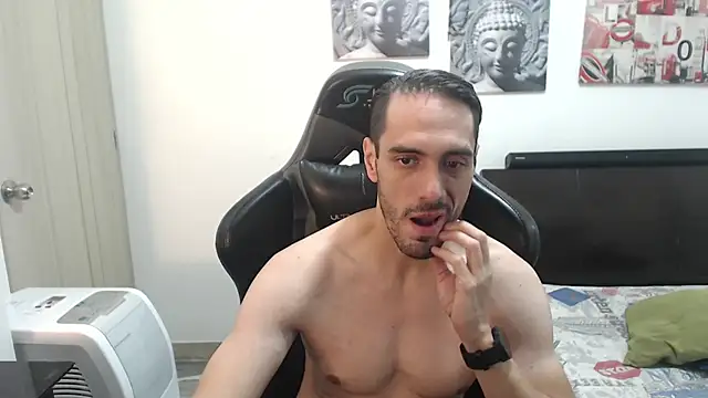 Snapshot of samuelgarcia_ chatting on December 8, 2024, 10:19 am samuelgarcia online show from December 8, 2024, 10:19 am