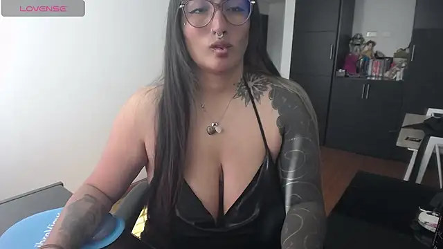 Snapshot of michell_fun23 chatting on January 9, 2026, 3:08 pm michell fun23 online show from January 9, 2026, 3:08 pm