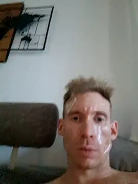 Snapshot of Intense_1337 chatting on October 19, 2025, 3:26 pm Intense 1337 online show from October 19, 2025, 3:26 pm