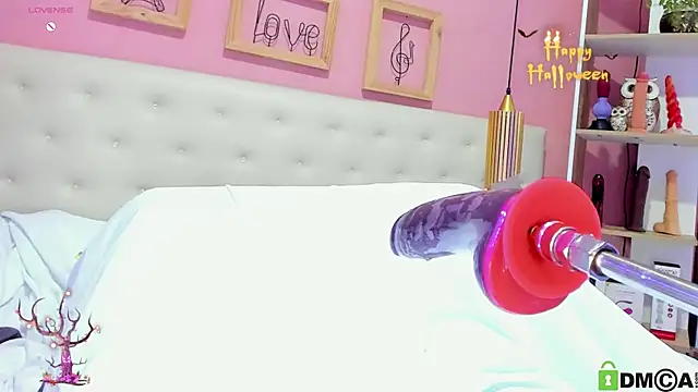 leylla  online show from October 24, 2025, 9:03 pm