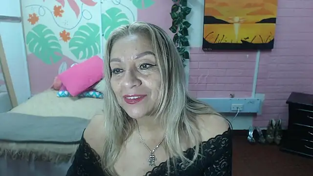 Snapshot of ZAMANTHA chatting on April 15, 2026, 4:11 pm ZAMANTHA online show from April 15, 2026, 4:11 pm