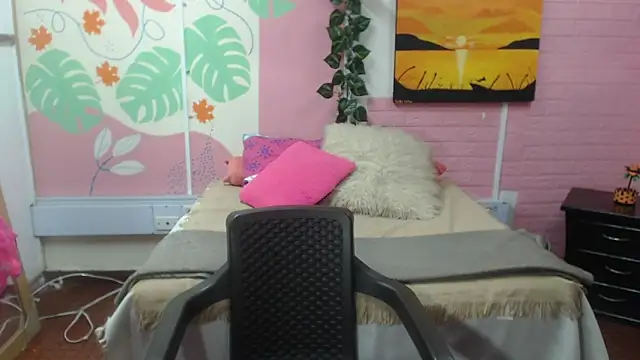 Snapshot of ZAMANTHA chatting on April 14, 2026, 3:50 pm ZAMANTHA online show from April 14, 2026, 3:50 pm