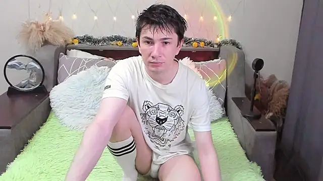 Yumi steve online show from October 25, 2025, 5:57 pm