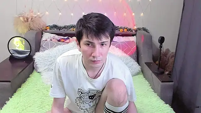 Yumi steve online show from November 5, 2025, 4:43 pm