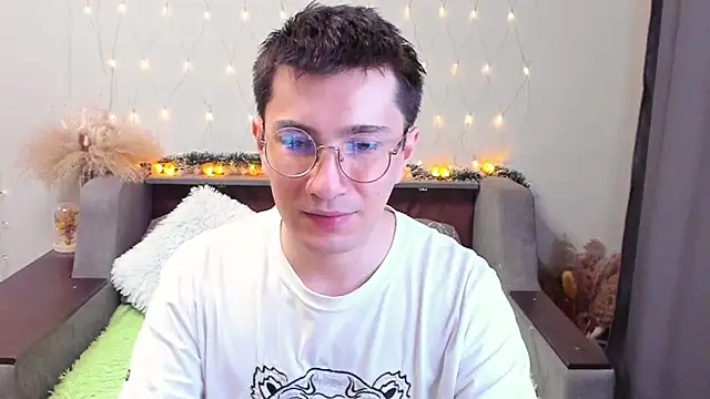 Yumi steve online show from March 1, 2025, 11:58 pm