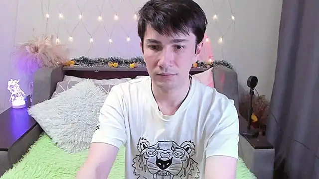 Yumi steve online show from November 28, 2025, 4:51 pm