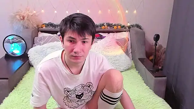 Yumi steve online show from November 8, 2025, 6:55 pm