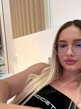 mollyxxx online show from September 11, 2025, 3:39 am