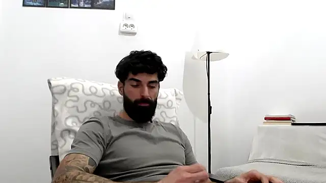 Verycutex online show from February 19, 2026, 3:09 pm