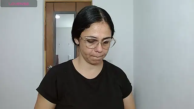 Snapshot of selena_ferri chatting on April 10, 2026, 1:01 am selena ferri online show from April 10, 2026, 1:01 am