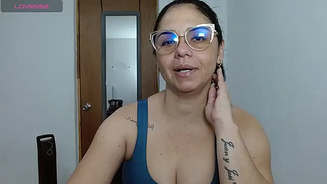 Snapshot of selena_ferri chatting on March 11, 2026, 10:59 pm selena ferri online show from March 11, 2026, 10:59 pm