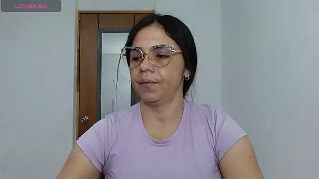 Snapshot of selena_ferri chatting on March 22, 2026, 9:38 pm selena ferri online show from March 22, 2026, 9:38 pm