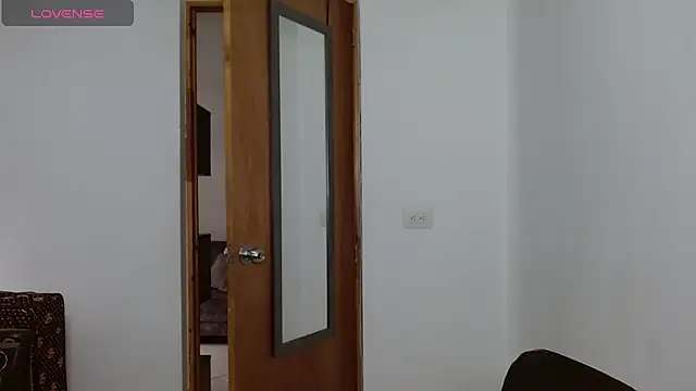 Snapshot of selena_ferri chatting on April 1, 2026, 9:45 pm selena ferri online show from April 1, 2026, 9:45 pm