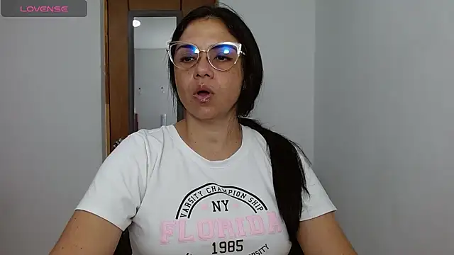 Snapshot of selena_ferri chatting on April 9, 2026, 1:51 am selena ferri online show from April 9, 2026, 1:51 am