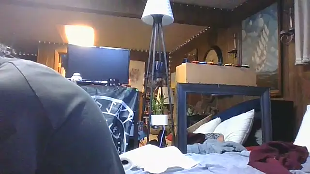 Snapshot of Makowboy chatting on December 1, 2025, 8:32 pm Makowboy online show from December 1, 2025, 8:32 pm