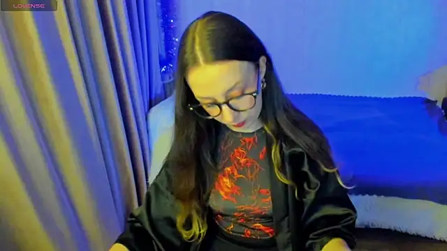 Snapshot of CurlySteph chatting on December 5, 2025, 5:22 pm CurlySteph online show from December 5, 2025, 5:22 pm