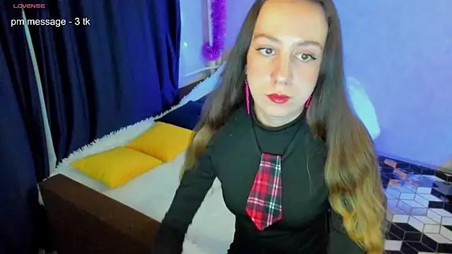 Snapshot of CurlySteph chatting on March 9, 2025, 5:28 pm CurlySteph online show from March 9, 2025, 5:28 pm