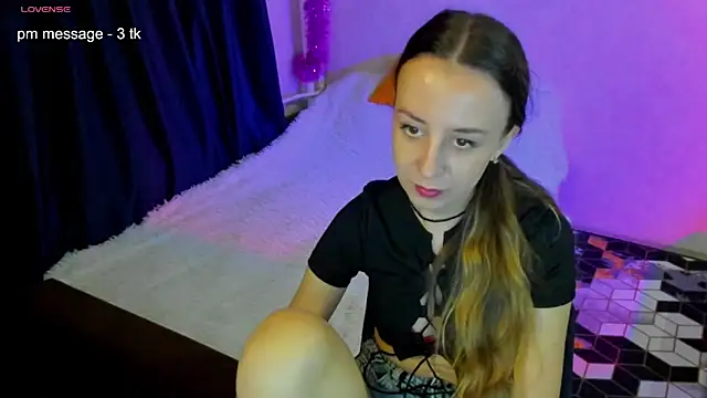 Snapshot of CurlySteph chatting on February 2, 2025, 10:06 pm CurlySteph online show from February 2, 2025, 10:06 pm