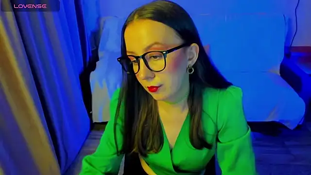 CurlySteph online show from July 11, 2026, 8:09 pm