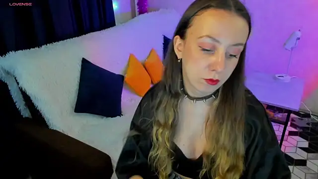 Snapshot of CurlySteph chatting on March 20, 2025, 7:57 pm CurlySteph online show from March 20, 2025, 7:57 pm