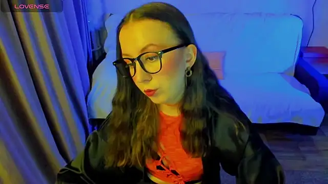 CurlySteph online show from July 16, 2026, 8:39 pm