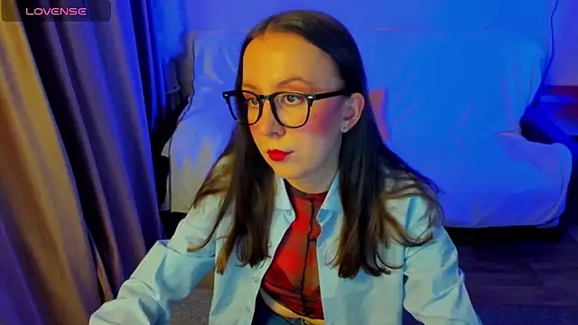 CurlySteph online show from July 12, 2026, 7:47 pm