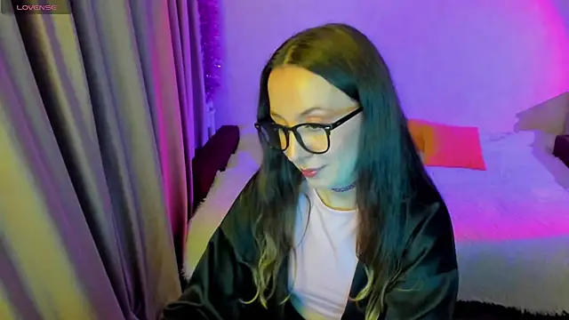 Snapshot of CurlySteph chatting on September 24, 2025, 10:38 pm CurlySteph online show from September 24, 2025, 10:38 pm