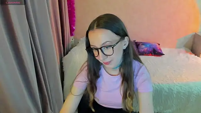 Snapshot of CurlySteph chatting on September 8, 2025, 6:18 pm CurlySteph online show from September 8, 2025, 6:18 pm