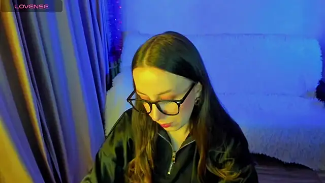 Snapshot of CurlySteph chatting on January 5, 2026, 5:27 pm CurlySteph online show from January 5, 2026, 5:27 pm