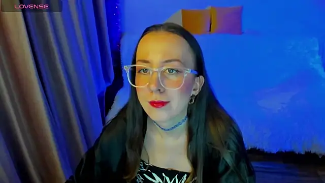 Snapshot of CurlySteph chatting on February 4, 2026, 7:42 pm CurlySteph online show from February 4, 2026, 7:42 pm