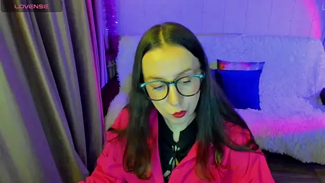 Snapshot of CurlySteph chatting on December 19, 2025, 4:31 pm CurlySteph online show from December 19, 2025, 4:31 pm