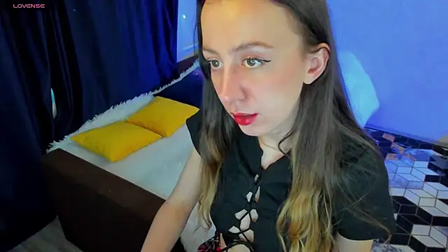 Snapshot of CurlySteph chatting on March 9, 2025, 10:08 pm CurlySteph online show from March 9, 2025, 10:08 pm