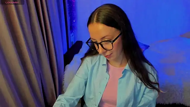 CurlySteph online show from October 26, 2025, 4:40 pm