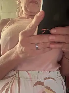 camelia3 online show from December 1, 2025, 10:16 am