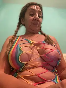 camelia3 online show from May 17, 2026, 11:38 pm