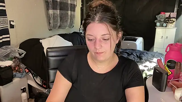 Snapshot of magicsparkles chatting on February 3, 2026, 8:25 pm magicsparkles online show from February 3, 2026, 8:25 pm