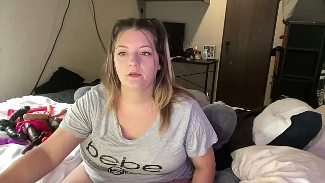 Snapshot of magicsparkles chatting on February 27, 2026, 5:57 pm magicsparkles online show from February 27, 2026, 5:57 pm