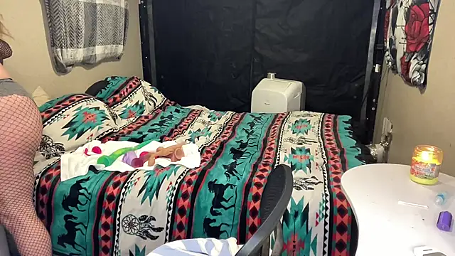 magicsparkles online show from November 6, 2025, 10:03 pm