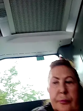 Hottie-Mom online show from September 19, 2025, 10:30 am