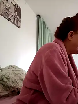 Hottie-Mom online show from May 12, 2026, 8:54 am